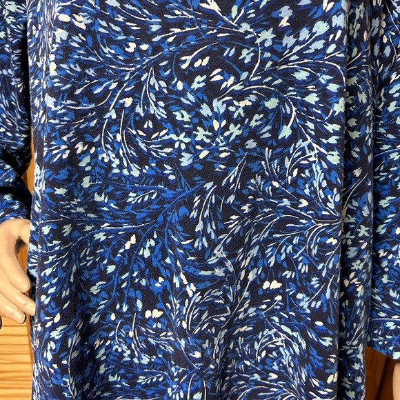 Woman’s blue floral longsleeve top 1X 100% cotton - Picture 6 of 7